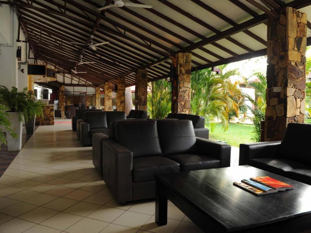 Full Moon Garden Hotel Negombo Exteriör bild