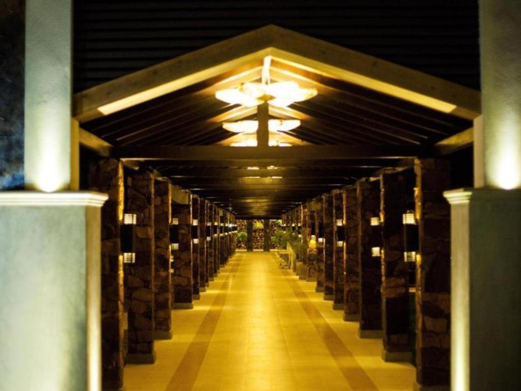 Full Moon Garden Hotel Negombo Exteriör bild