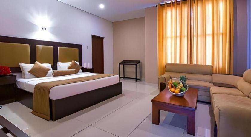 Full Moon Garden Hotel Negombo Exteriör bild