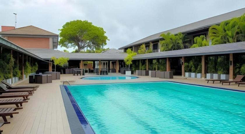 Full Moon Garden Hotel Negombo Exteriör bild